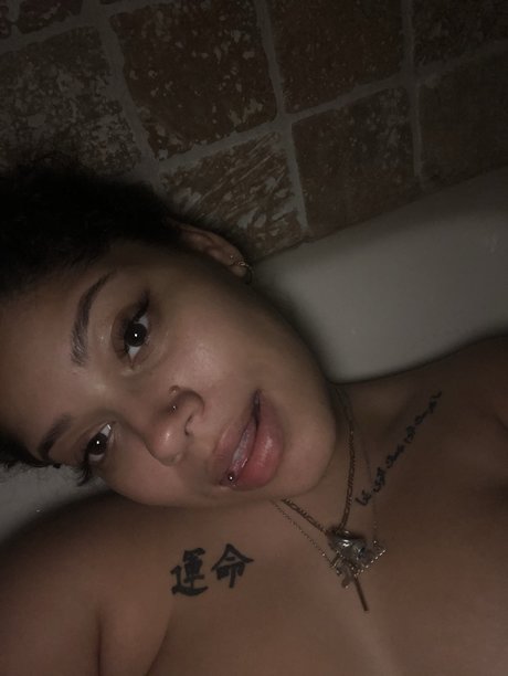 Naken lekkede OnlyFans-bilde av Your Girls Worst Nightmare 