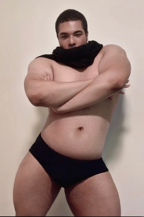 Обнаженная фотография утечки OnlyFans от Admiral