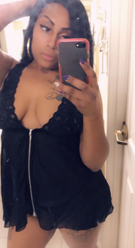 Naken lekkede OnlyFans-bilde av Stacy Love
