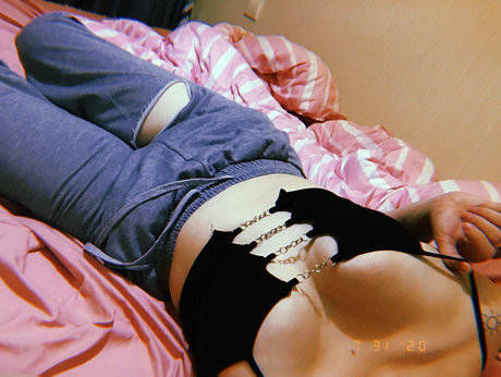 Foto nua vazada do OnlyFans de Jenni 