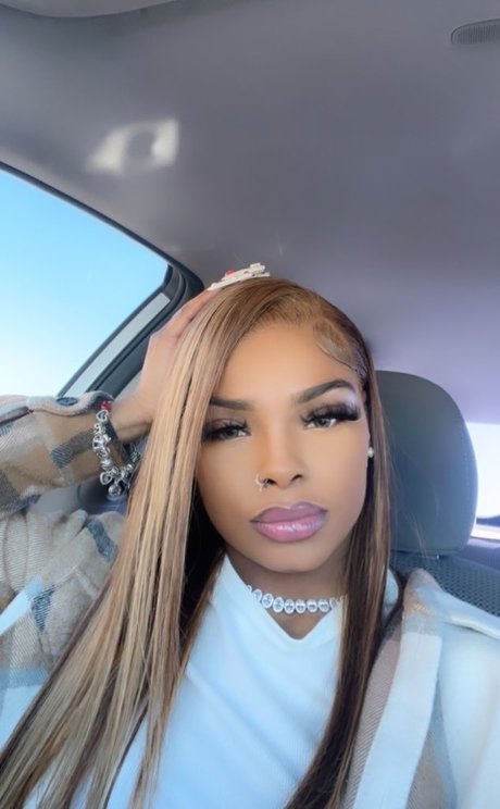 Nahá fotka uniklých OnlyFans od Kayykreamm