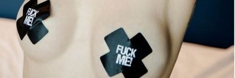 Naken lekkede OnlyFans-bilde av Kara Tan