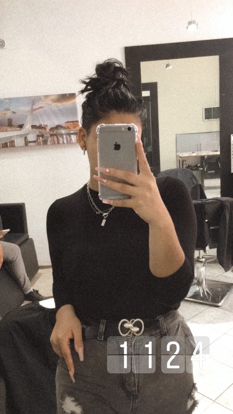 Naken lekkede OnlyFans-bilde av Oly
