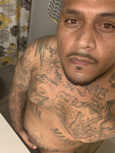 Naken lekkede OnlyFans-bilde av Your Papi