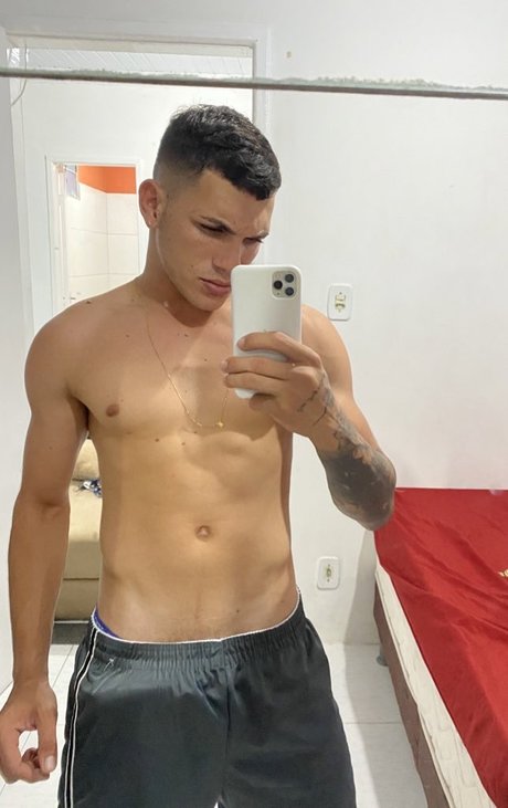 Naken lekkede OnlyFans-bilde av Tauan Ramos 