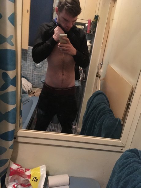 Naken lekkede OnlyFans-bilde av Jg2790