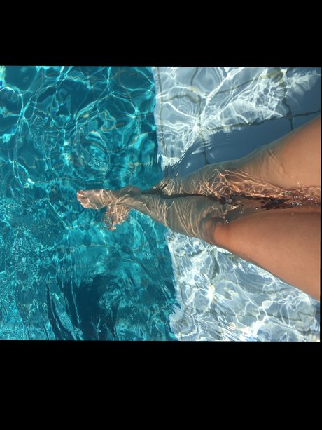 Naken läckt OnlyFans-bild av Longlegsvik