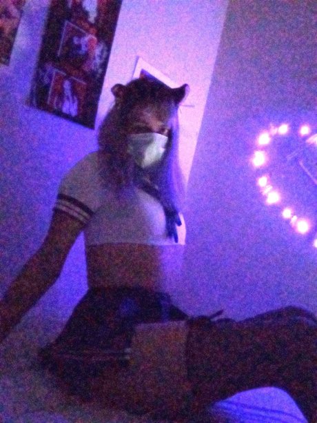 Naken lekkede OnlyFans-bilde av Tiny Pinky Drink