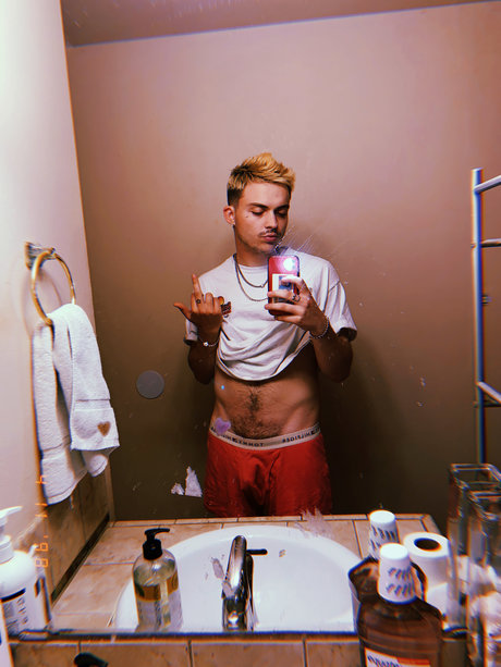 Naken lekkede OnlyFans-bilde av Nik