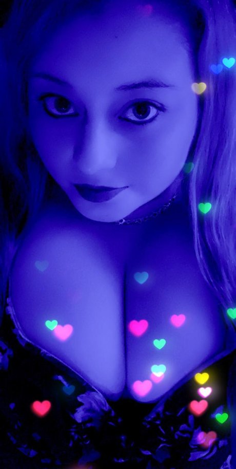 Naken läckt OnlyFans-bild av Nikki Moonshine