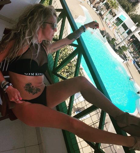 Naken lekkede OnlyFans-bilde av Trix
