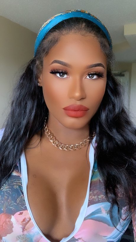 Naken lekkede OnlyFans-bilde av Tiffanylola