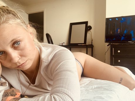 Naken lekkede OnlyFans-bilde av Her