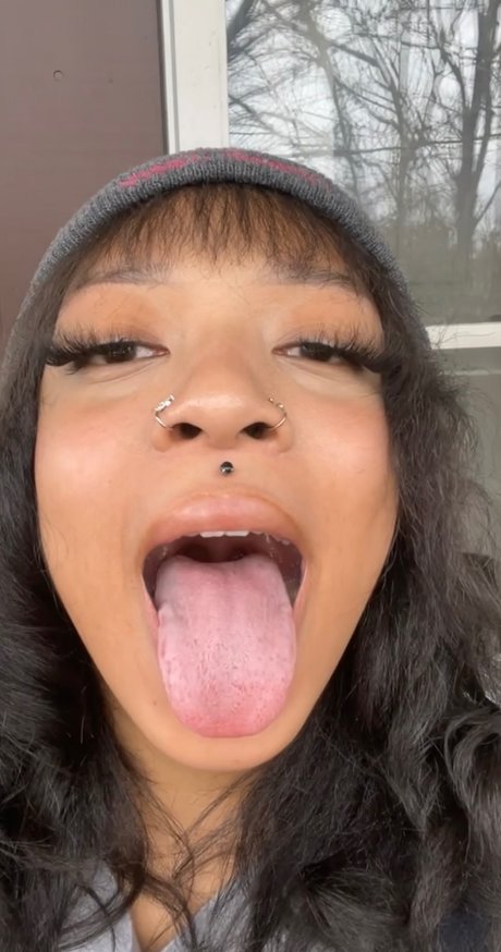Nahá fotka uniklých OnlyFans od Magiin