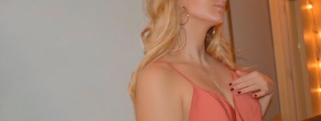 Naken lekkede OnlyFans-bilde av Valerie Beck