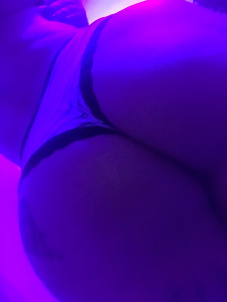Naken lekkede OnlyFans-bilde av Shannon Carey
