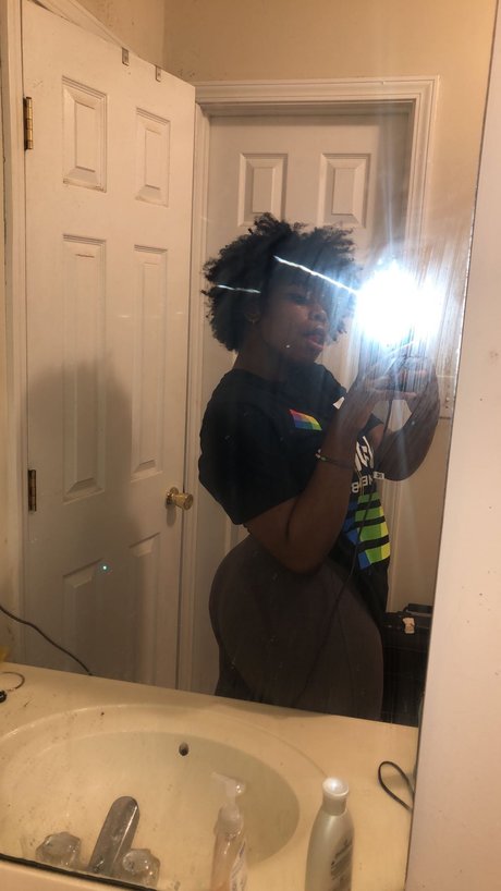 Naken lekkede OnlyFans-bilde av Tasia Baby