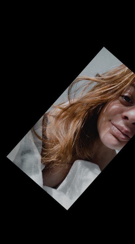 Nahá fotka uniklých OnlyFans od Viivi