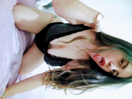 Naken lekkede OnlyFans-bilde av Babyy Ludo Free