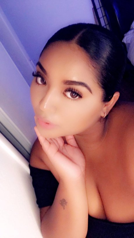 Naken lekkede OnlyFans-bilde av Amber Gray