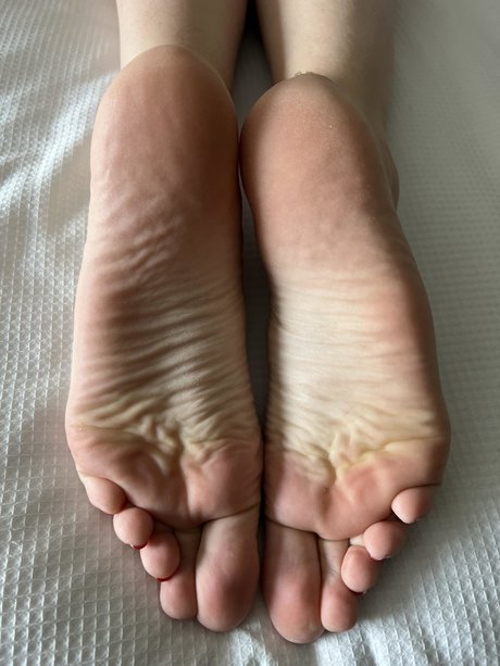 Blondifeet
