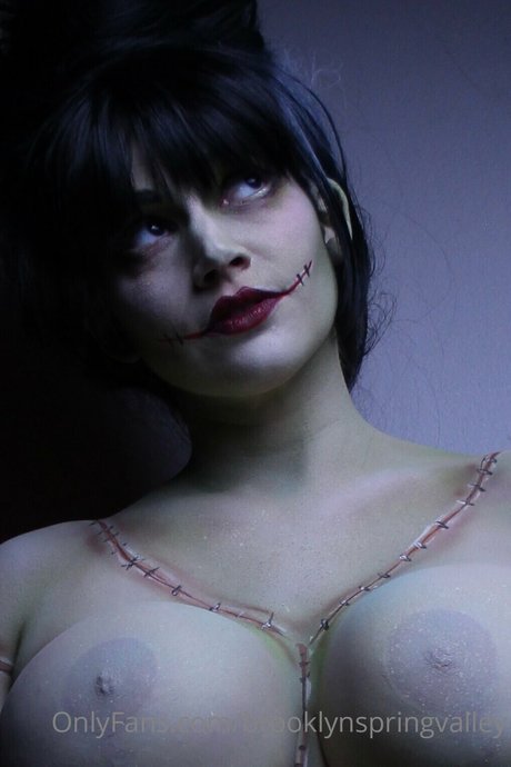Naken lekkede OnlyFans-bilde av Brooklyn Spring Valley