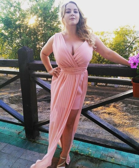 Nahá fotka uniklých OnlyFans od Holly Garner