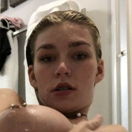 Alaston vuotanut OnlyFans-kuva Savannah Lewis