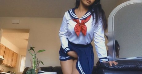 Nahá fotka uniklých OnlyFans od Stuffed Honey