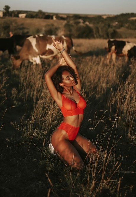 Nahá fotka uniklých OnlyFans od Llleasy