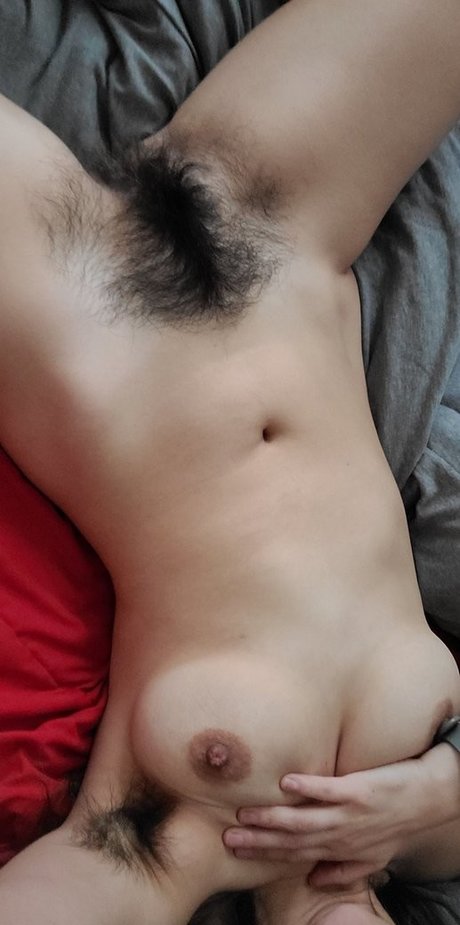 Nahá fotka uniklých OnlyFans od Sunbutterqueen