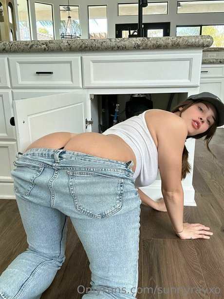 Sunnyrayxo OnlyFans