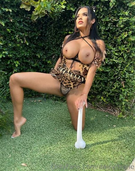 Daisy Marie