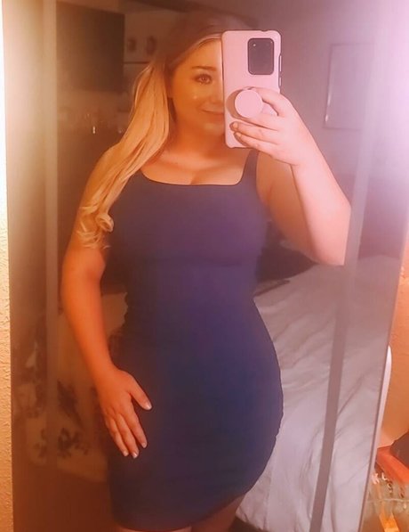 Nahá fotka uniklých OnlyFans od Lillie007