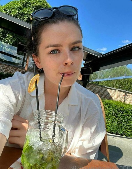 Nahá fotka uniklých OnlyFans od Alinasweetness