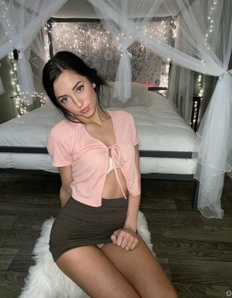 Alasti lekkinud OnlyFans-i pilt Karli Mergenthaler