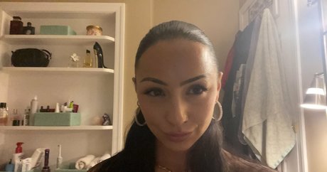Naken läckt OnlyFans-bild av Kat Corrao