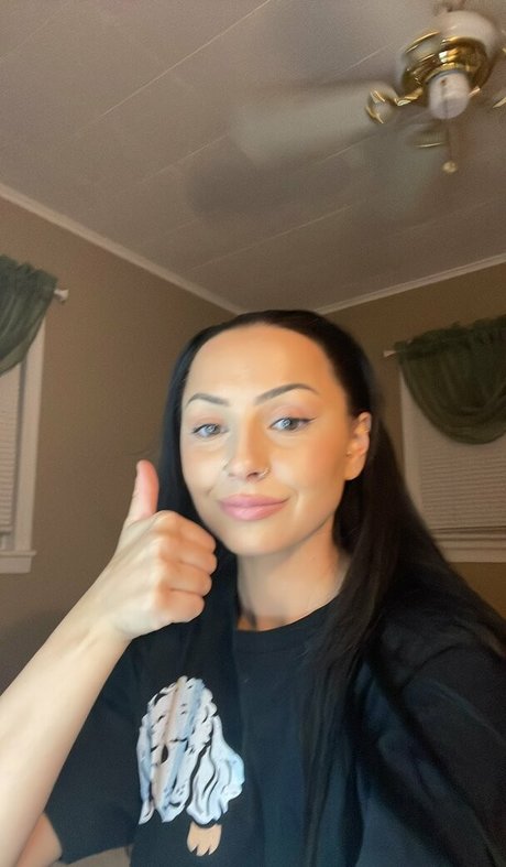 Nahá fotka uniklých OnlyFans od Kat Corrao
