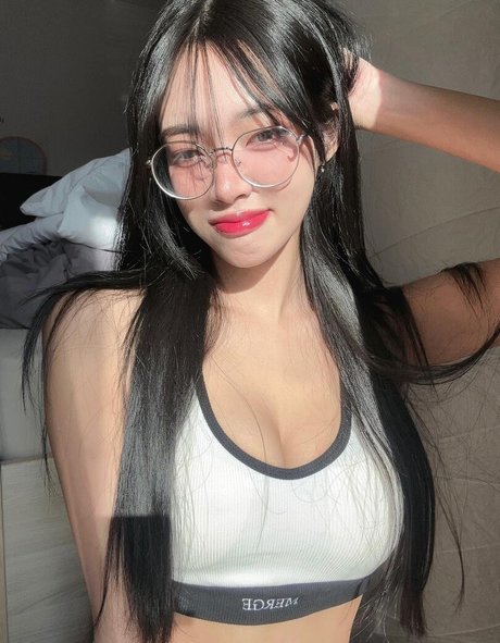Mirachis  nude leaked OnlyFans photo