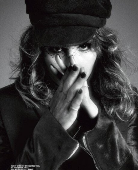 Nahá fotka uniklých OnlyFans od Noomi Rapace