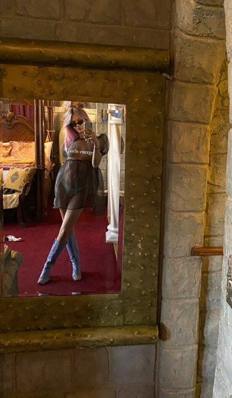 Nahá fotka uniklých OnlyFans od Lola Abbey