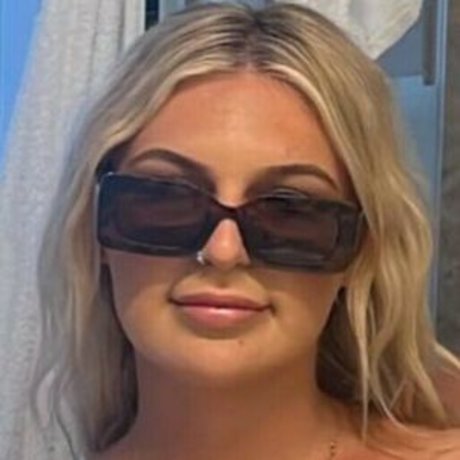 Naken lekkede OnlyFans-bilde av Holzieee
