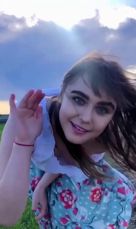 Naakte gelekte OnlyFans-foto van Charlotte Winslow