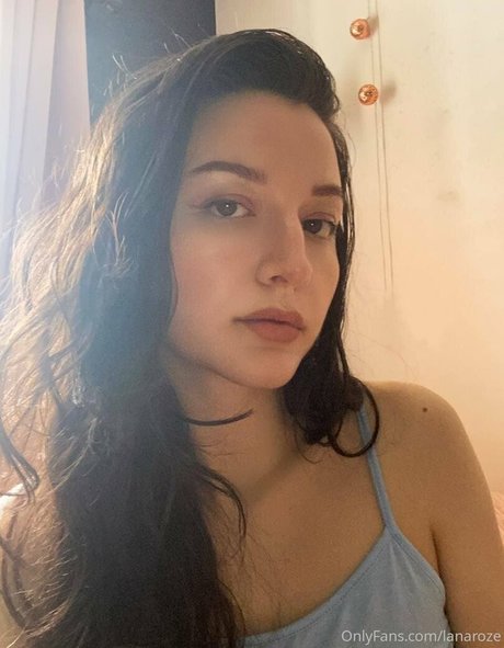 Naken lekkede OnlyFans-bilde av Lanaroze