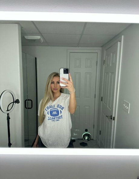 Noelleeexoxo  nude leaked OnlyFans photo
