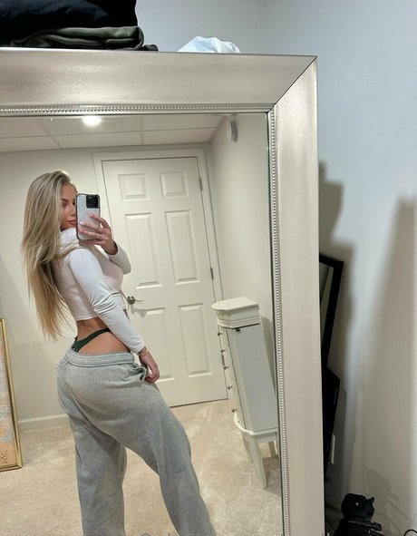 Nahá fotka uniklých OnlyFans od Noelleeexoxo