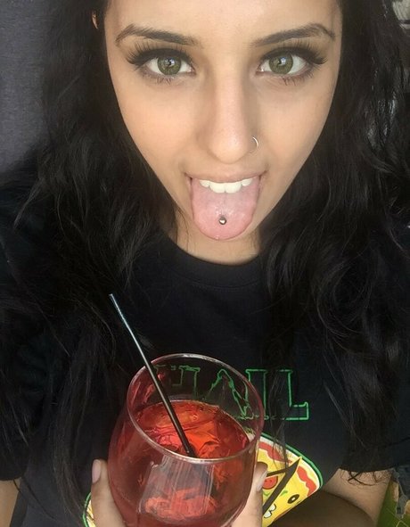 Nacktes geleaktes OnlyFans-Foto von Pakidouche