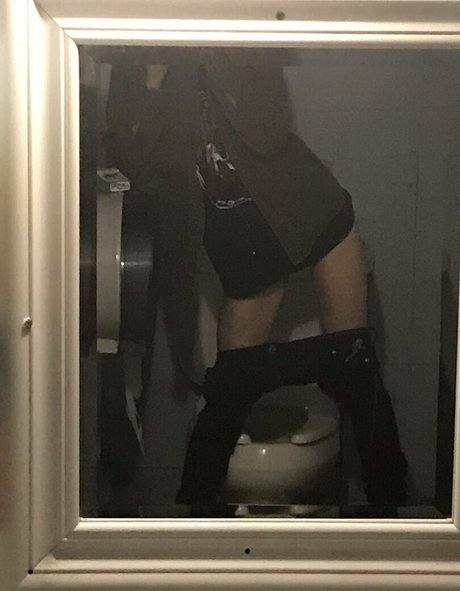 Nøgent lækket OnlyFans-billede af Ninaxxxxnn