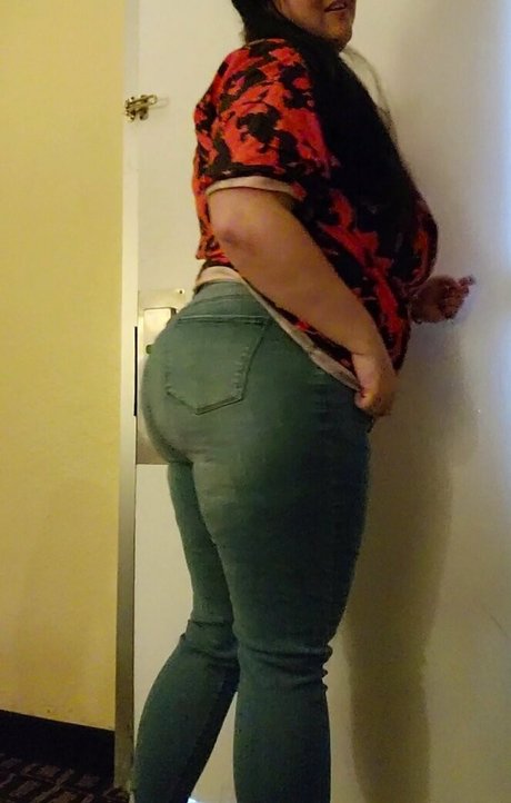 Bustybigbootyjudy