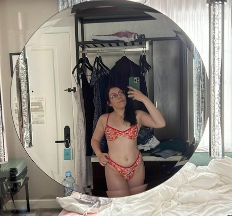 Alaston vuotanut OnlyFans-kuva Amanda Golka